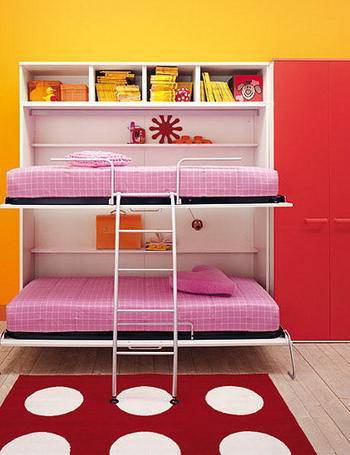 Розовая детская комната для девочки