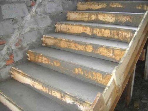 Изготовление бетонной входной лестницы