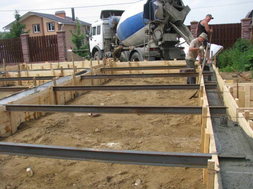 Как сделать ростверк из бетона для свайного фундамента своими руками
