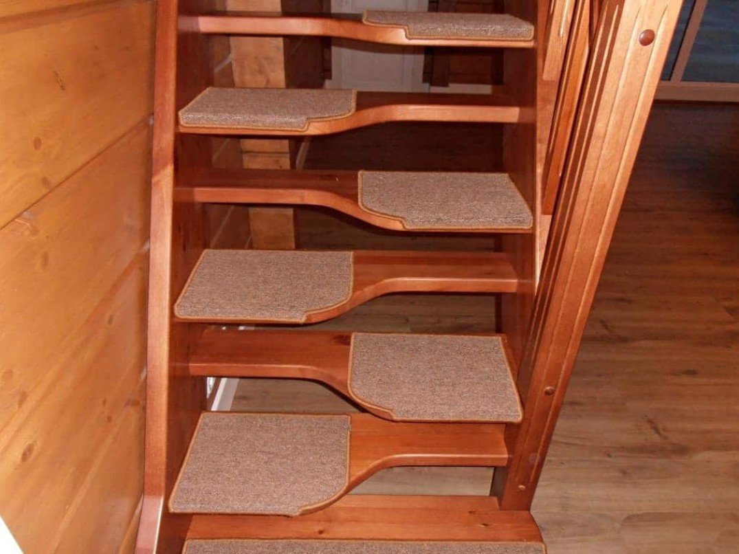 Стильные и компактные конфигурации лестниц