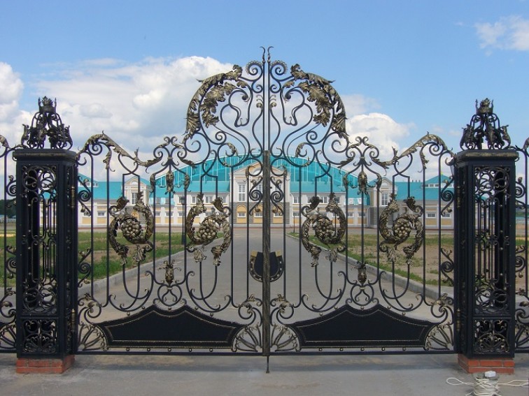 Что необходимо знать при проектировании кованых ворот?