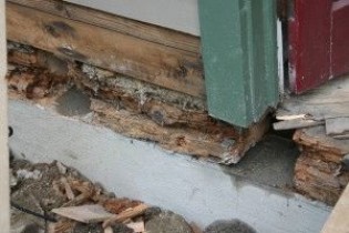 Как подвести фундамент под старый деревянный дом?