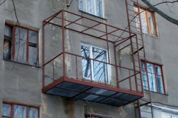 Что такое каркас под балкон и для чего он нужен