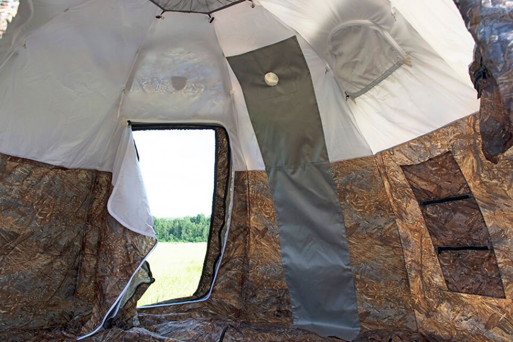 Защита туристической палатки от осадков и насекомых