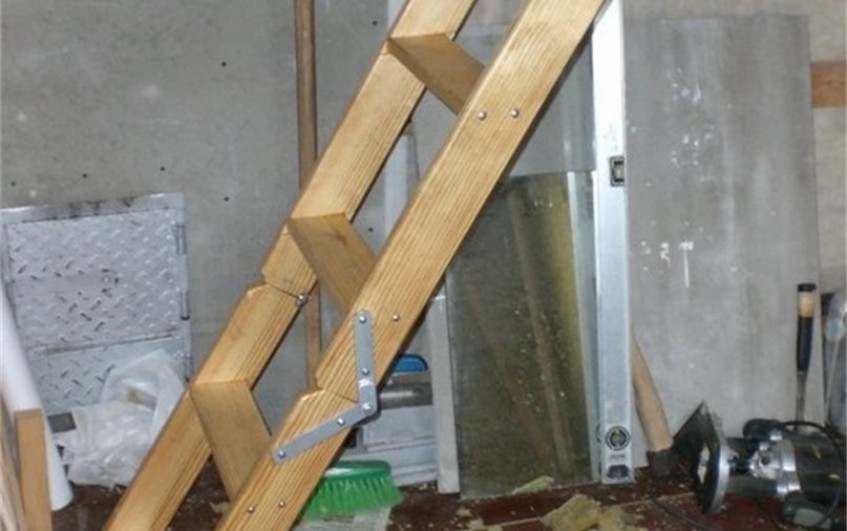 Лестница на чердак раскладная: простая конструкция своими руками