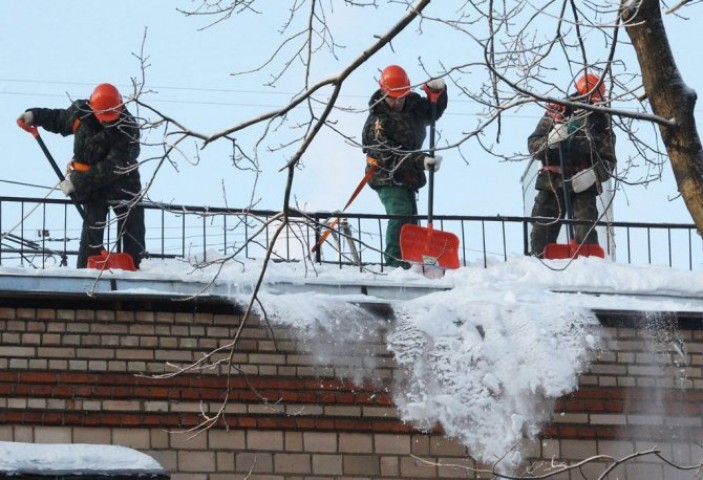 Технология чистки крыши и снегосброса