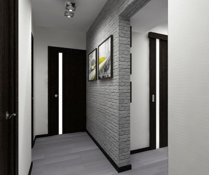 Серый в коридоре