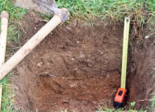 На какую глубину копать фундамент под дом