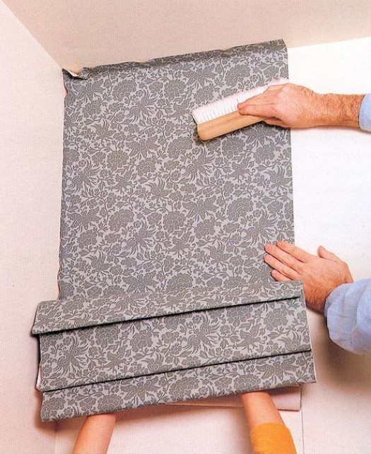 Технология оклейки стен и потолков бумажными обоями