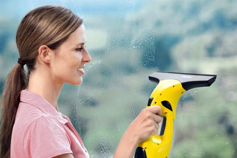 Современная техника для мытья окон без разводов