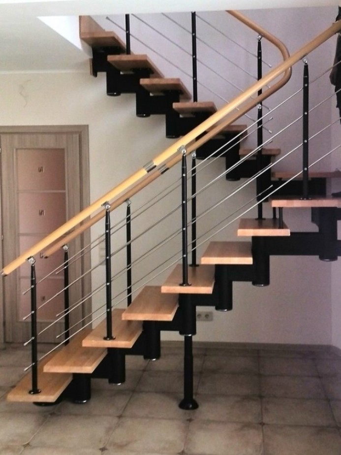 Дизайн лестницы на металлокаркасе