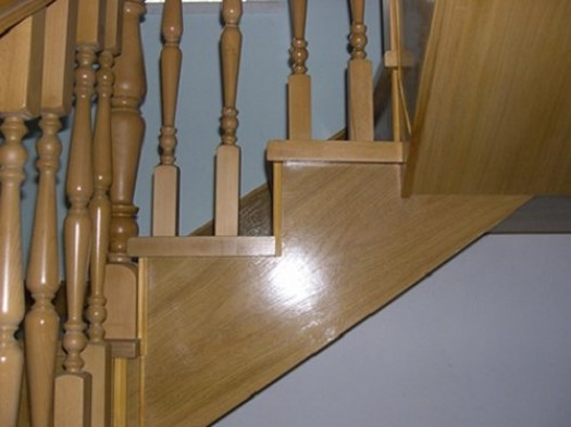 Отделка деревянной лестницы