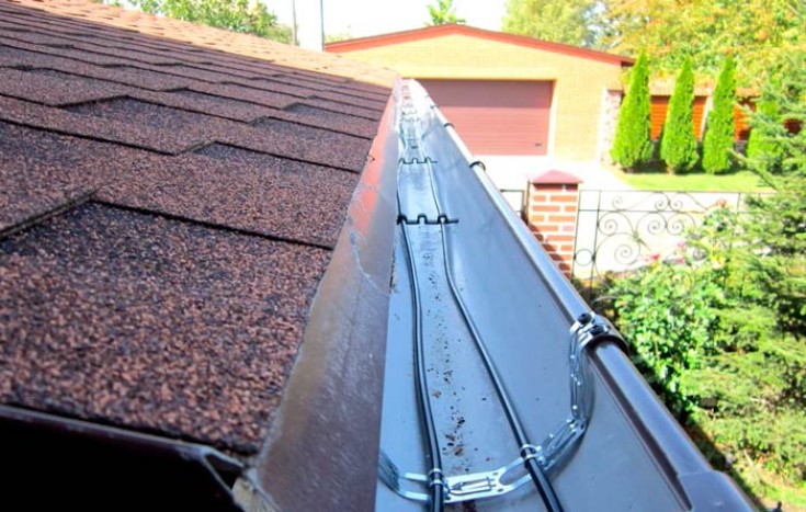 Как закрепить кабель на крыше и водостоке