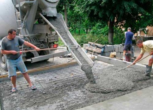 Заливка бетоном: как сделать бетонную смесь самостоятельно.