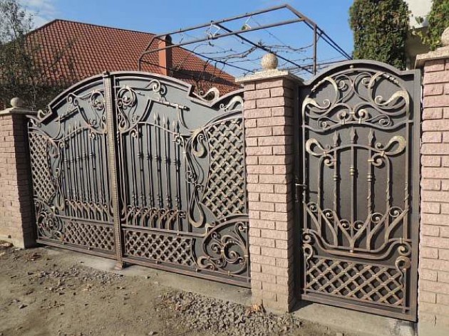 Разновидности кованых ворот