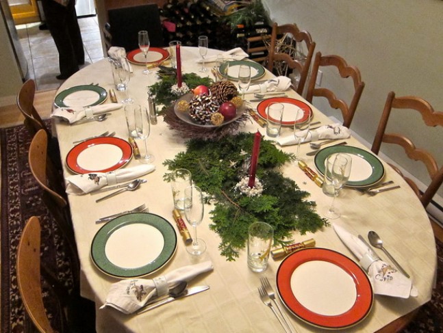 Особенности сервировки стола к Новому году