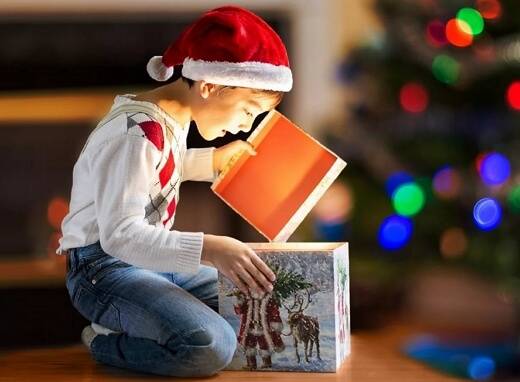 Что подарить ребёнку на новый год: лучшие подарки по возрастам для мальчиков и девочек