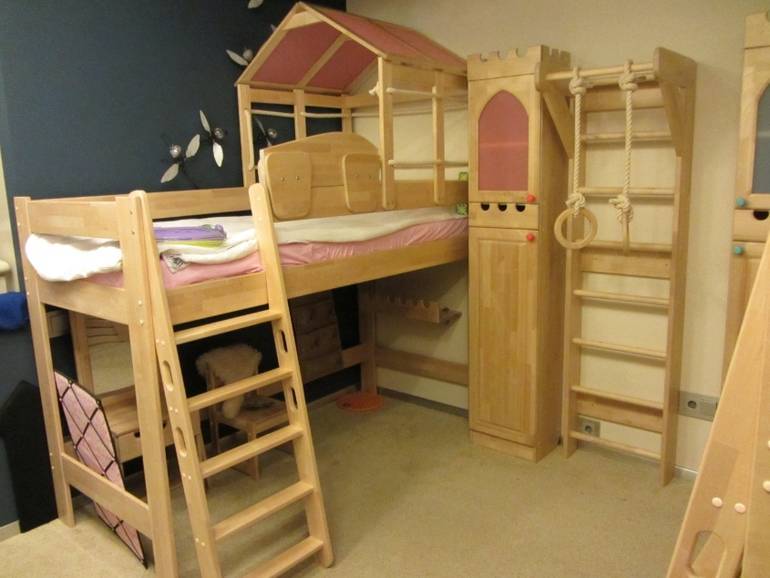Детская 16 кв. для двоих с двухъярусной кроватью и угловым шкафом