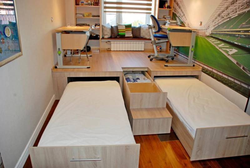 Кровать-подиум в детской: экономия места и оригинальная конструкция