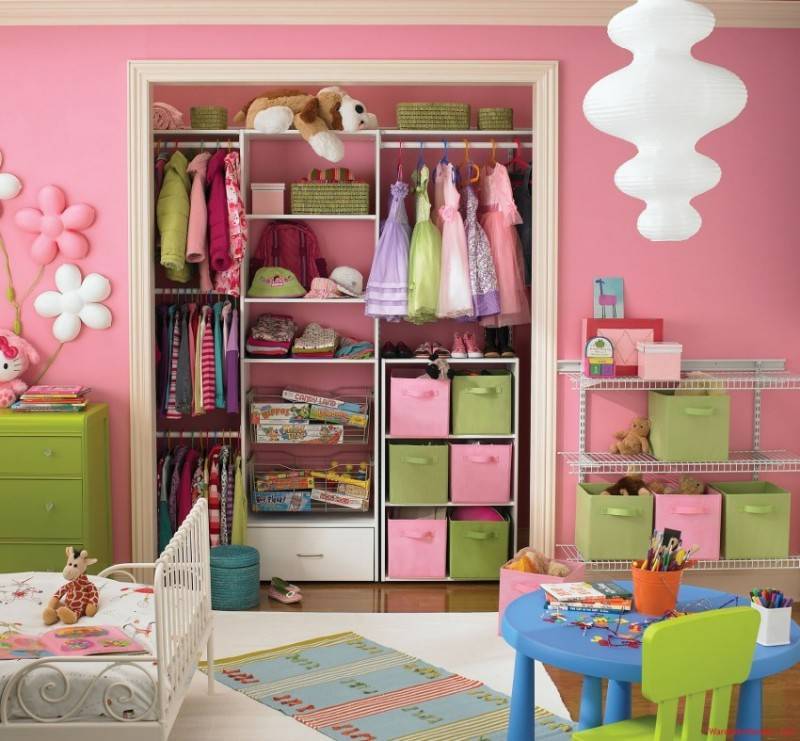 Шкаф для игрушек, который сделает маленькую комнату просторной