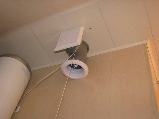 Как установить вытяжной вентилятор в ванной комнате